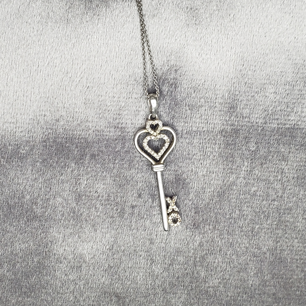 Diamond heart key pendant 💖 Great holiday gift! - Picture 4 of 4